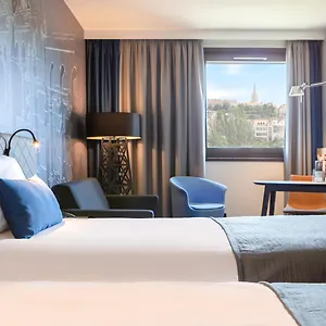 Mercure Castle Hill Szálloda