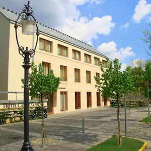 Castle Garden Szálloda
